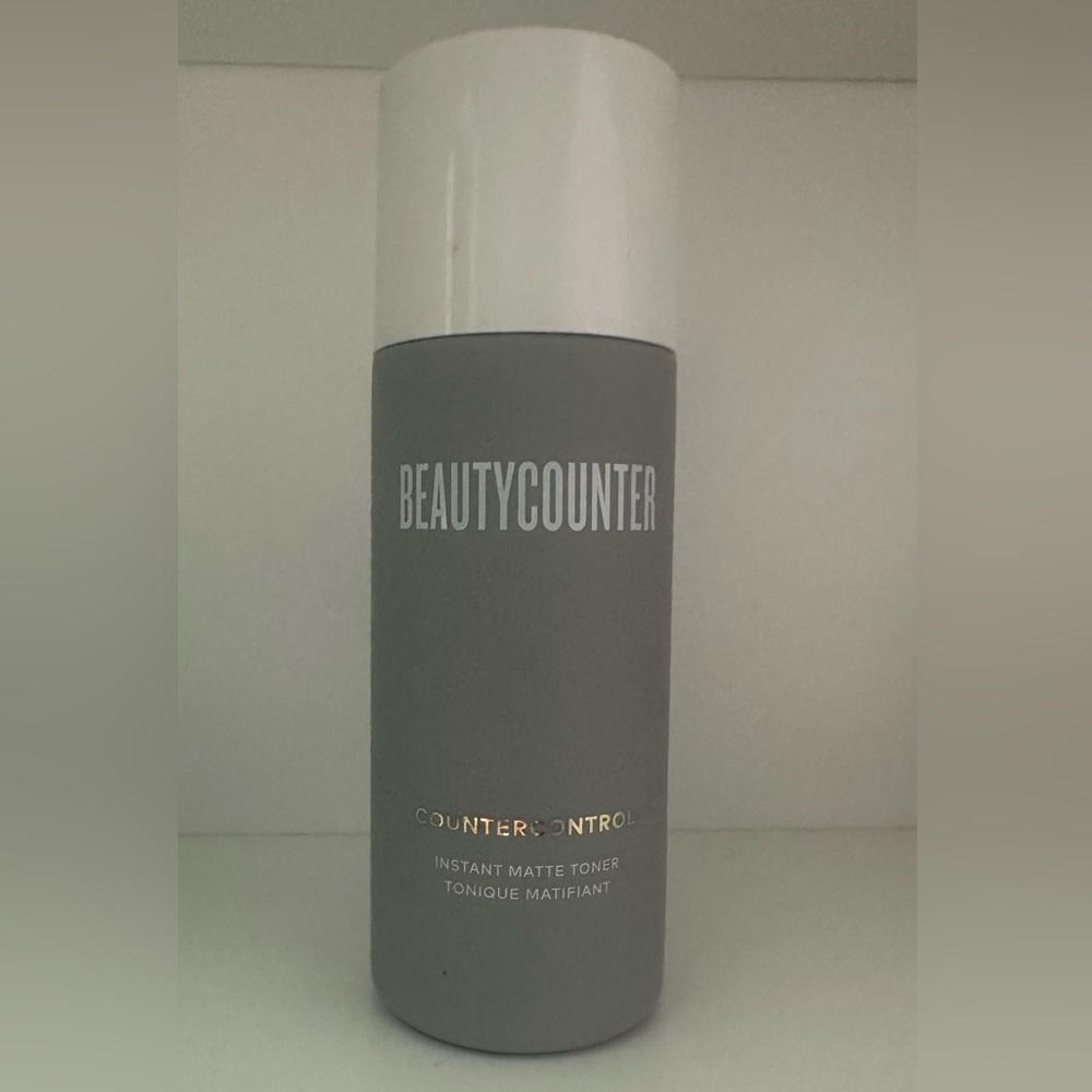 Beautycounter Instant Matte Toner - Gray and White